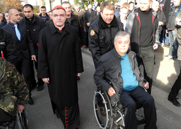 kardinal Bozanić s braniteljima u Savskoj 66